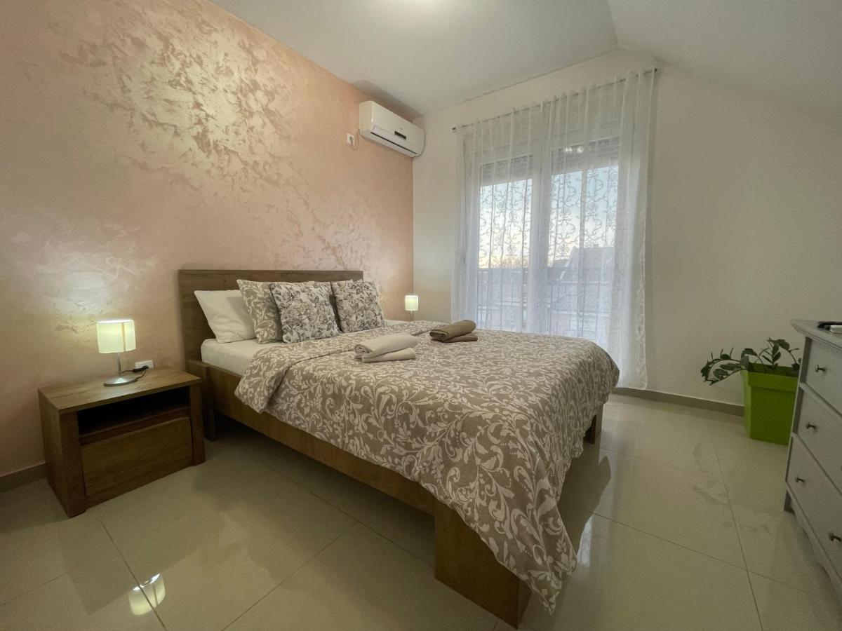 Apartman 1 Apartment Sremska Mitrovica Exterior photo